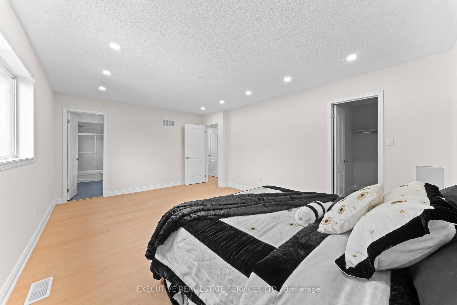 8 Spencer Drive N • Brampton, ON photo 25