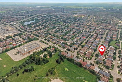 8 Spencer Drive N • Brampton, ON photo 4
