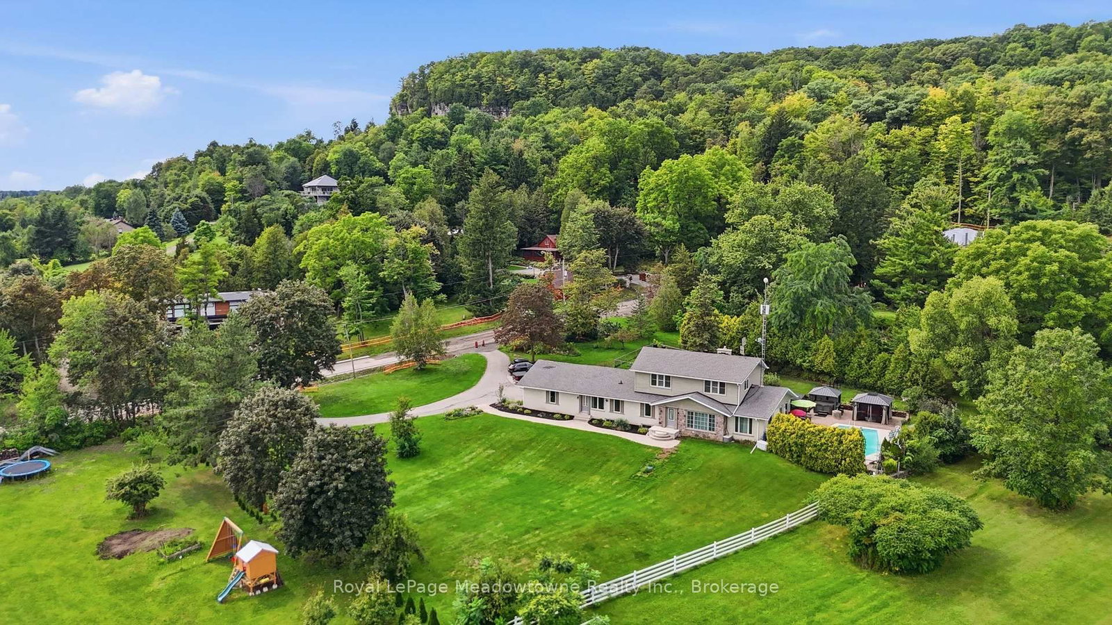 7053 Appleby Line • Milton, ON photo 1