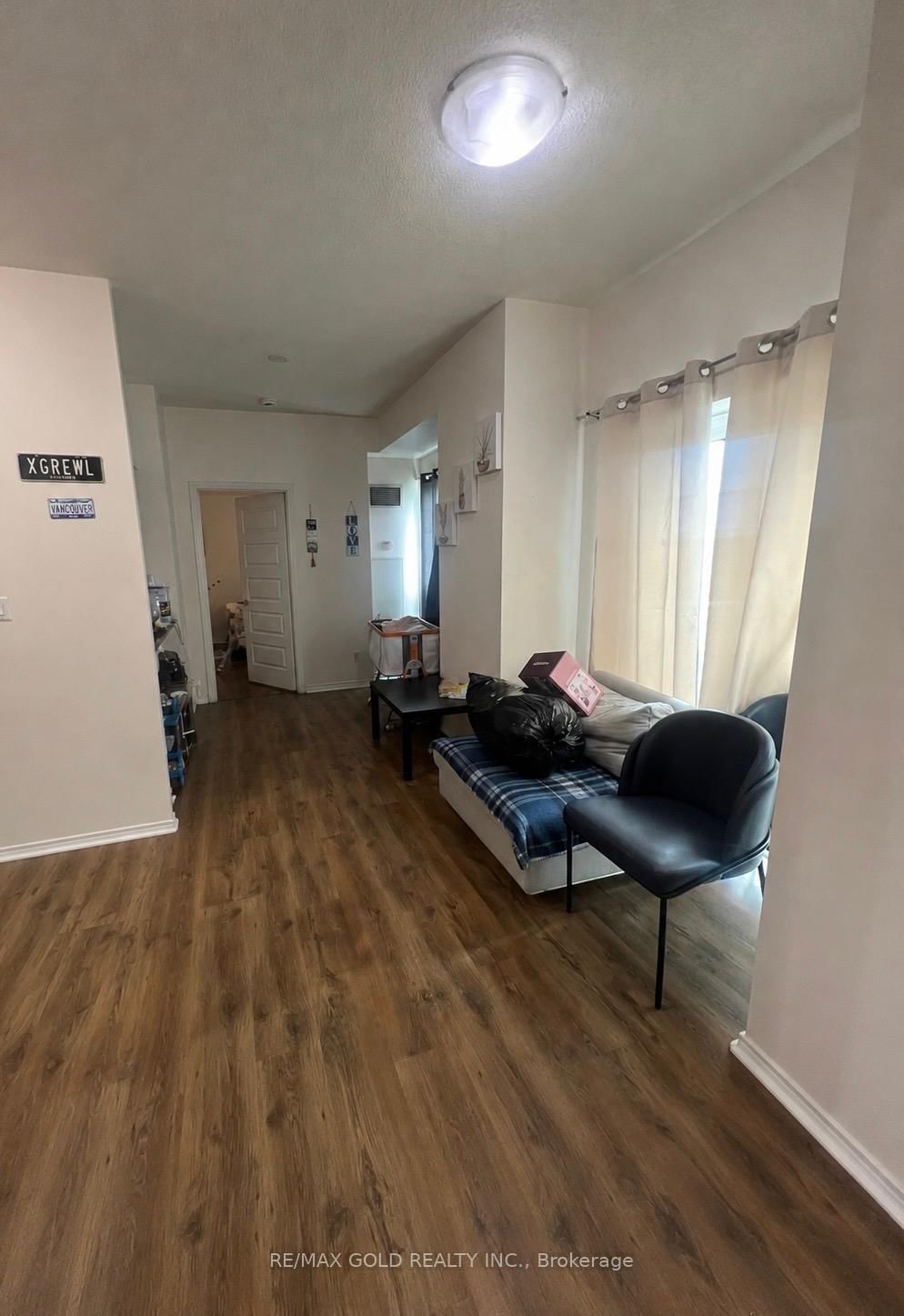 307 - 215 Queen Street E 5