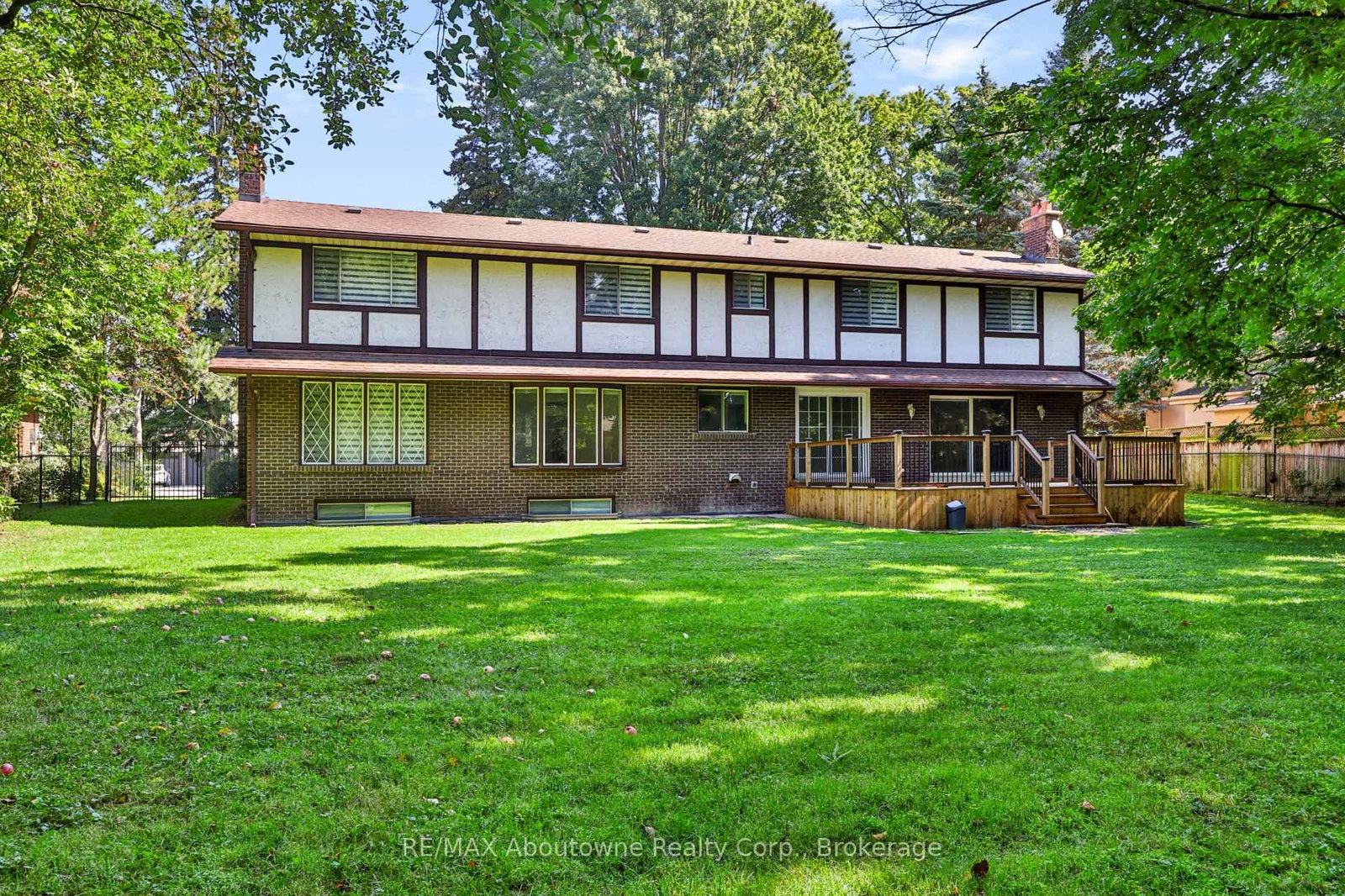 30 Birkbank Drive • Oakville, ON photo 43