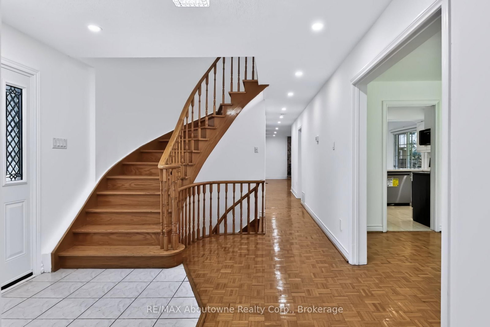 30 Birkbank Drive • Oakville, ON photo 8