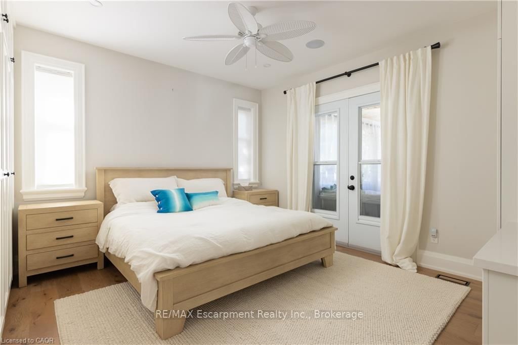 2195 Courtland Drive • Burlington, ON photo 12