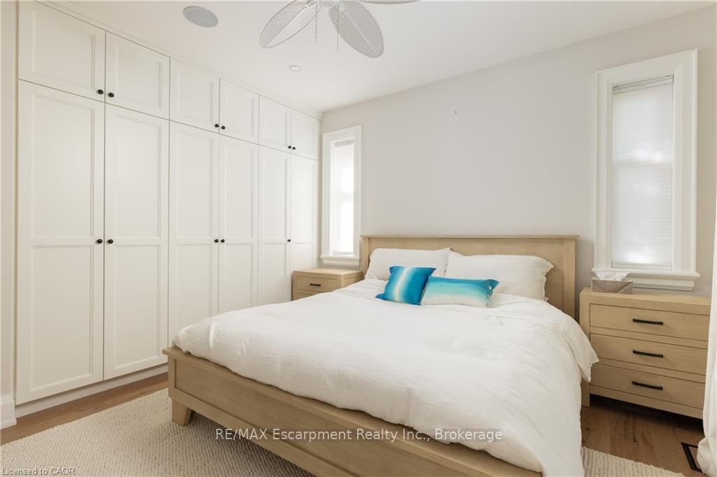 2195 Courtland Drive • Burlington, ON photo 13
