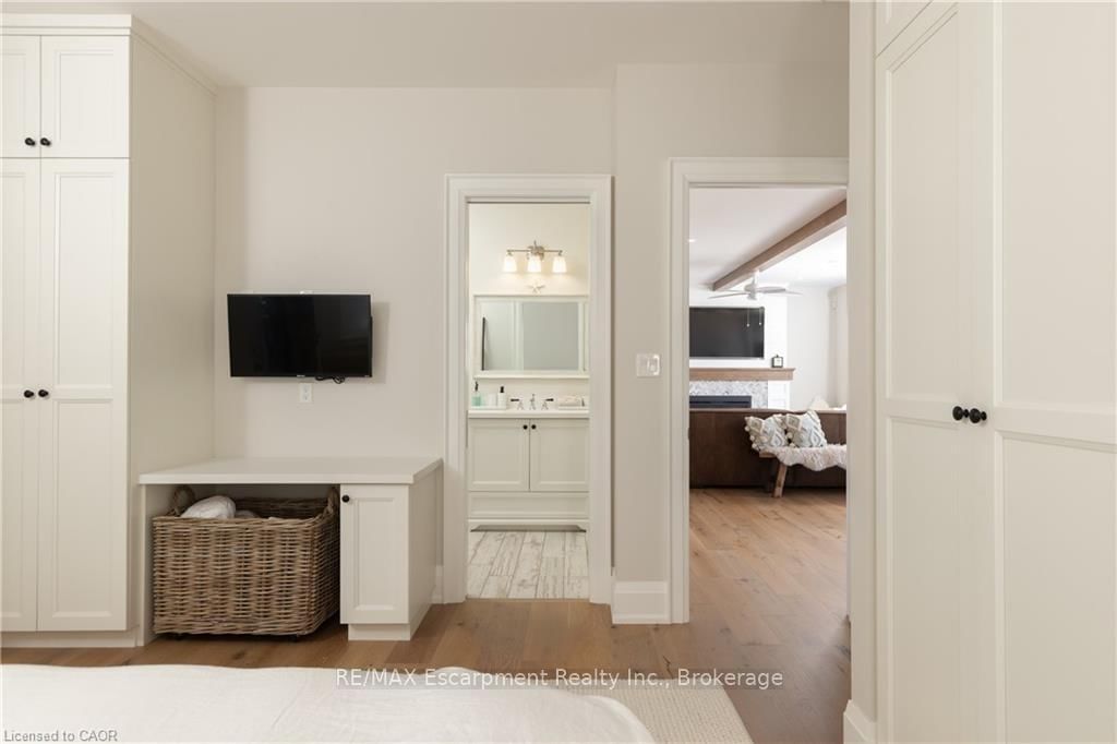 2195 Courtland Drive • Burlington, ON photo 14