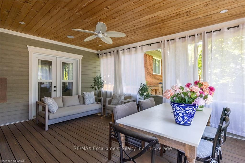 2195 Courtland Drive • Burlington, ON photo 20