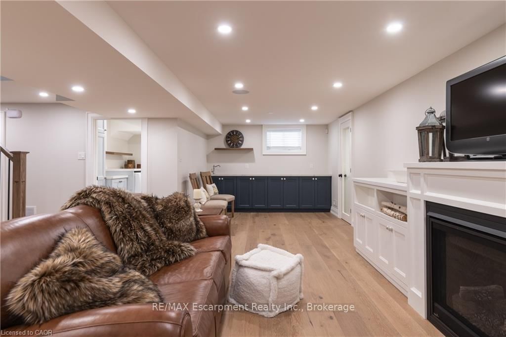 2195 Courtland Drive • Burlington, ON photo 21