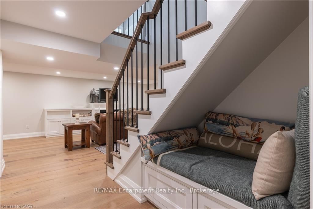 2195 Courtland Drive • Burlington, ON photo 22