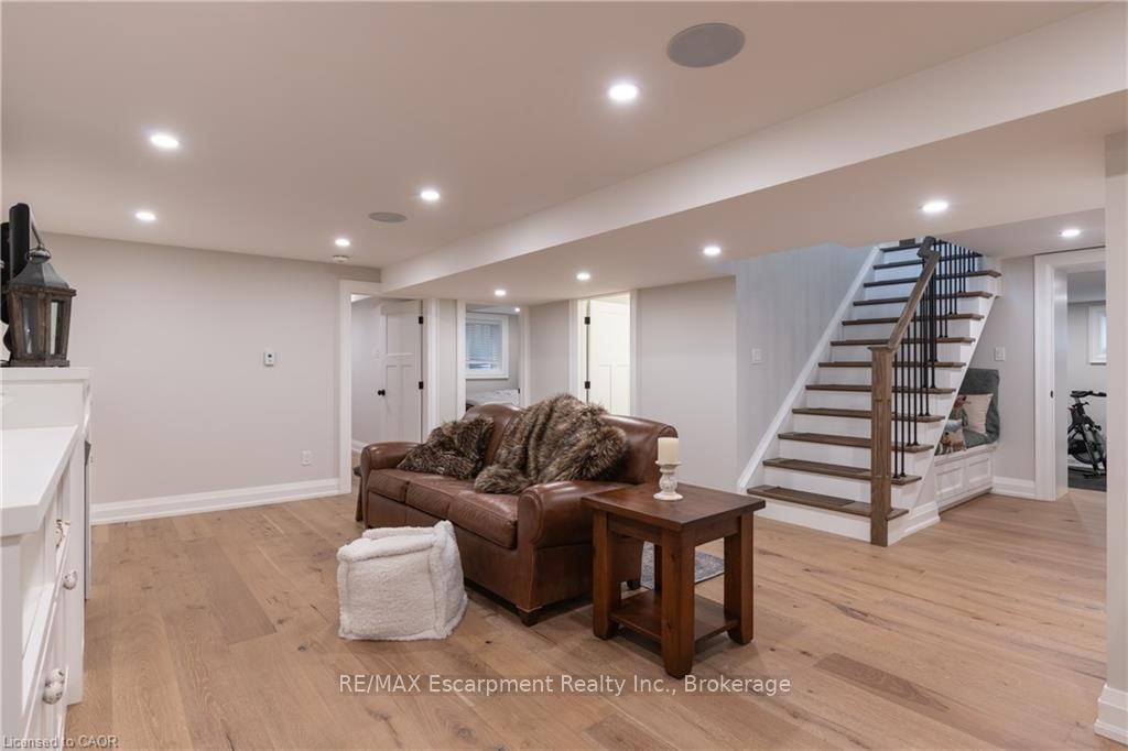 2195 Courtland Drive • Burlington, ON photo 23