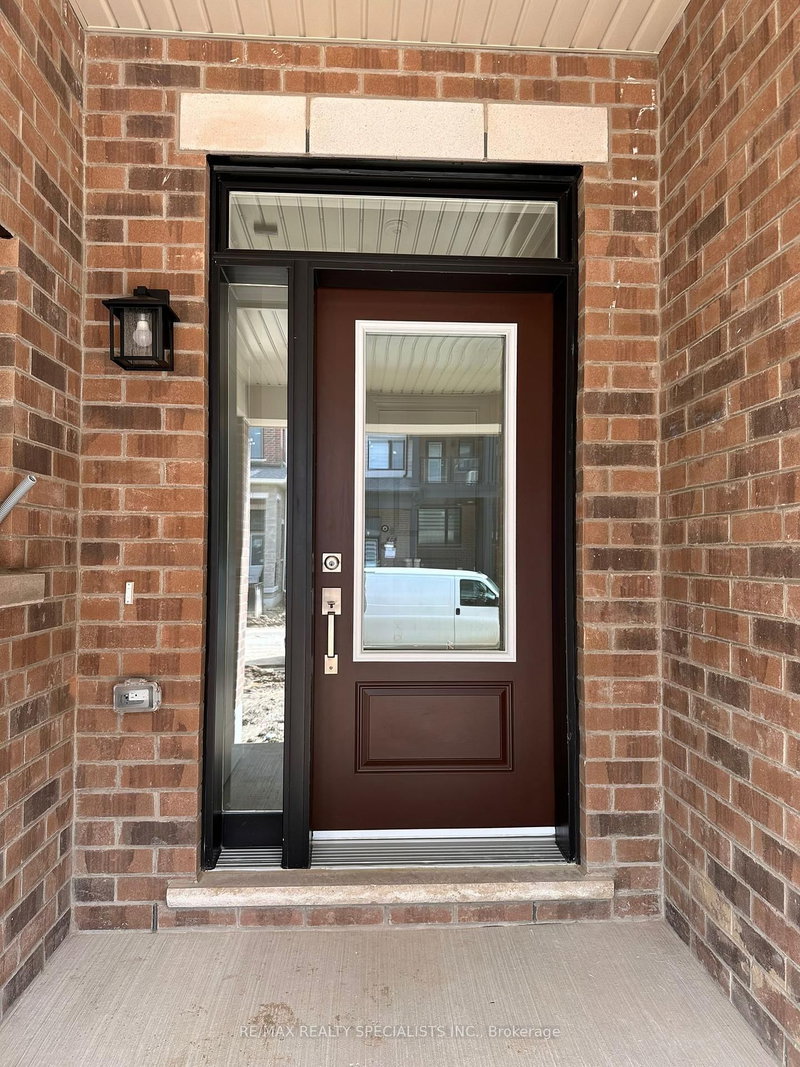 UPPER - 26 THORNBIRD Crescent