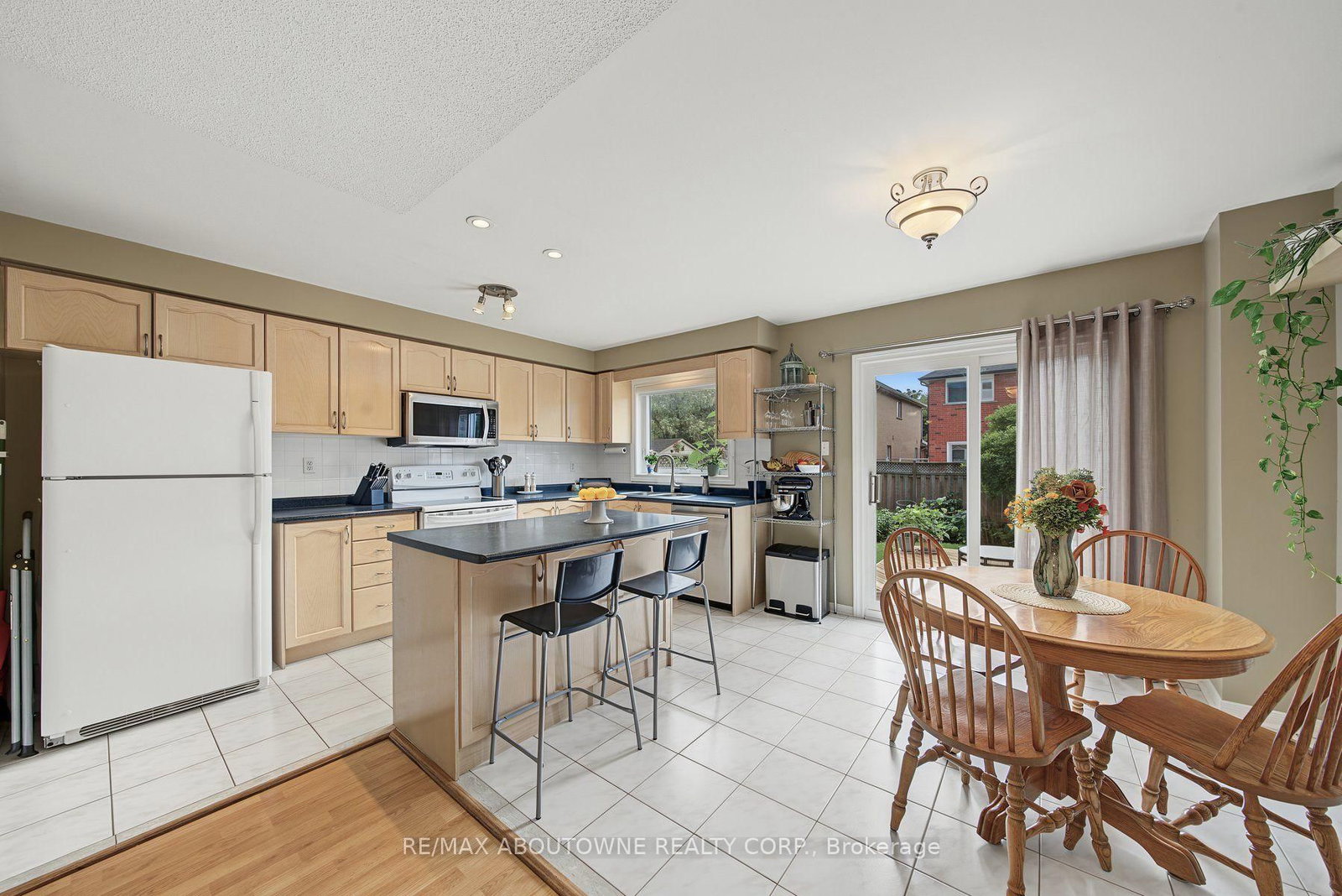 5110 Falconcrest Drive • Burlington, ON photo 10