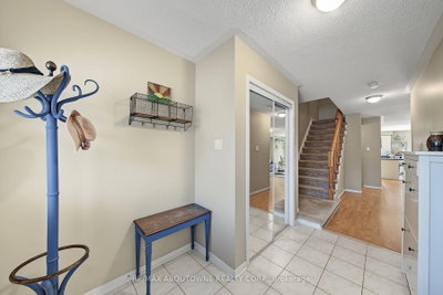 5110 Falconcrest Drive • Burlington, ON photo 3