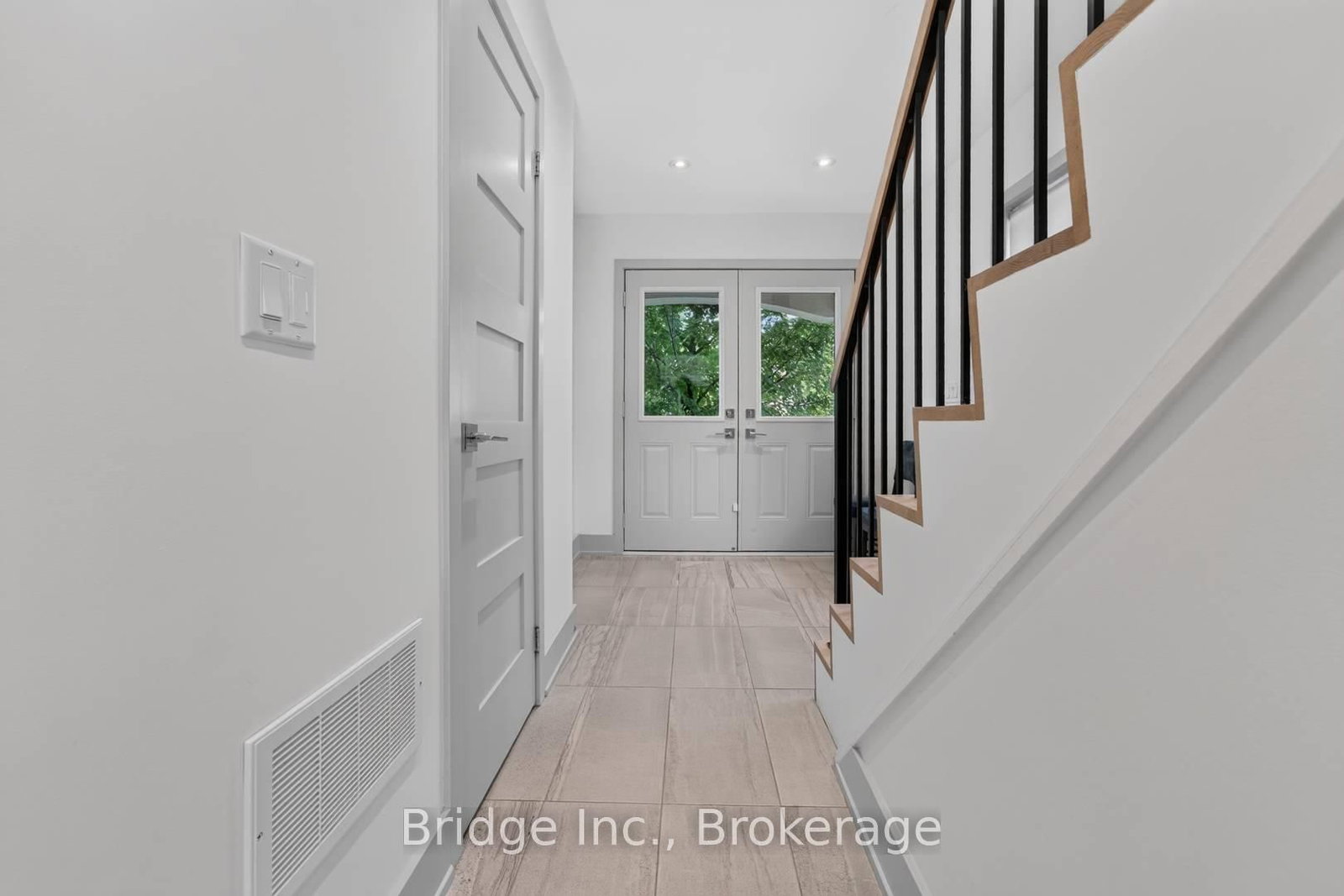 2006 Lushes Ave, Mississauga, view 14