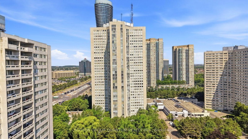 304 - 3650 Kaneff Crescent