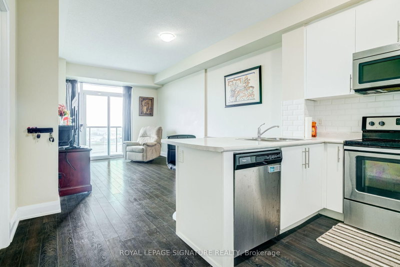 55 Yorkland Blvd photo 5