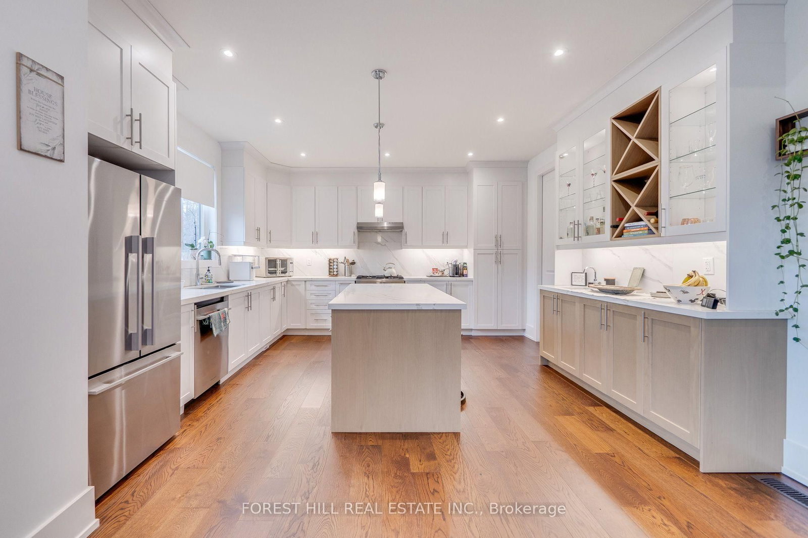 38 Thirty First Street • Toronto, ON photo 12