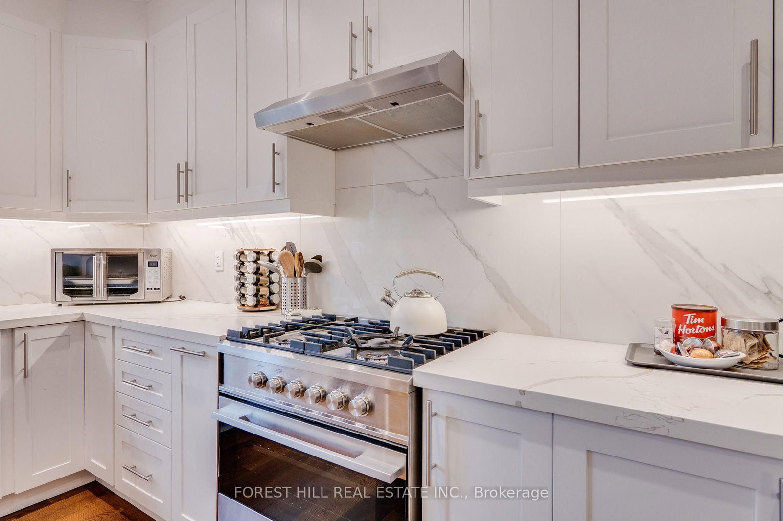 38 Thirty First Street • Toronto, ON photo 14