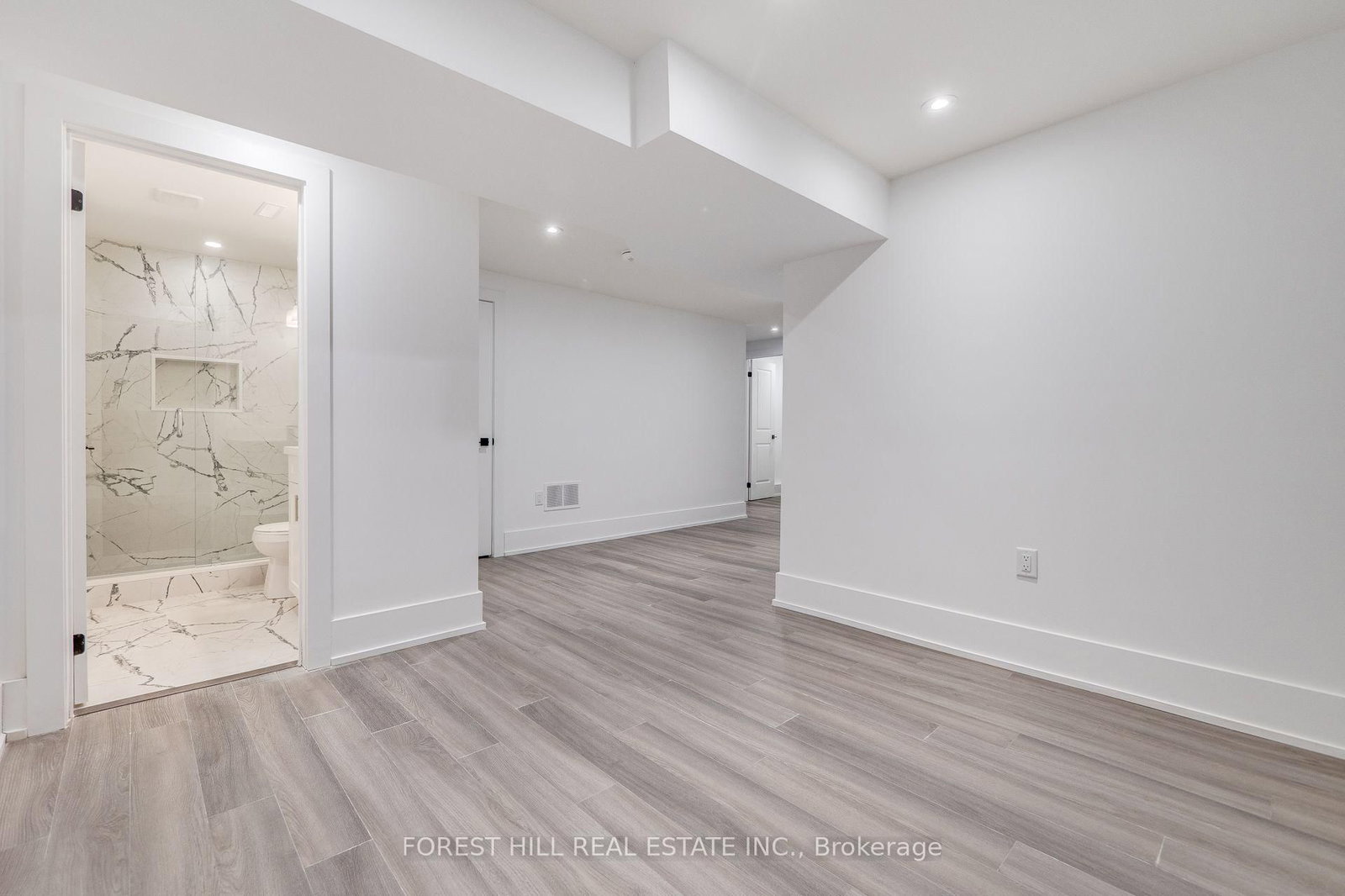 38 Thirty First Street • Toronto, ON photo 32