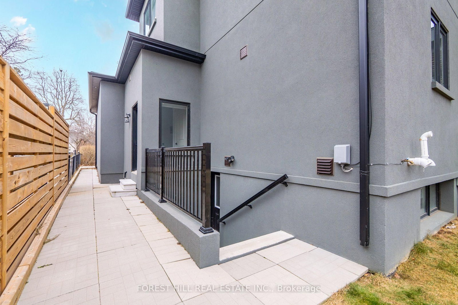 38 Thirty First Street • Toronto, ON photo 37