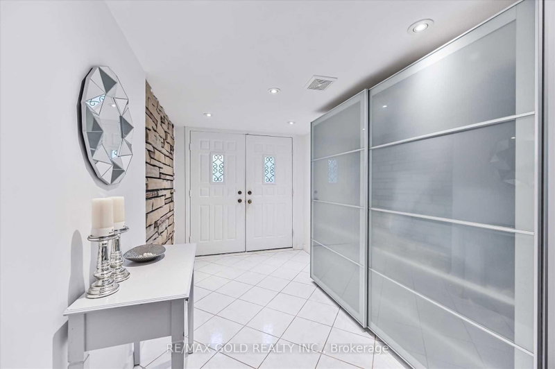Main + Office - 41 Brookland Drive
