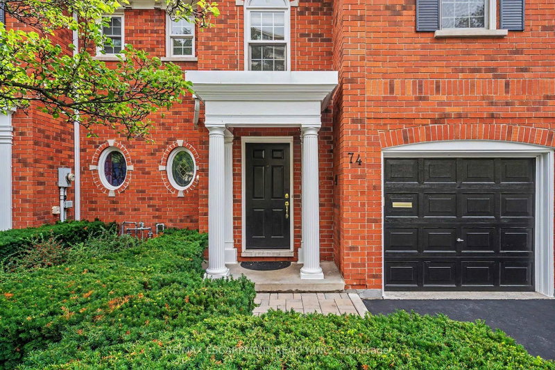 74 Fairwood Place W