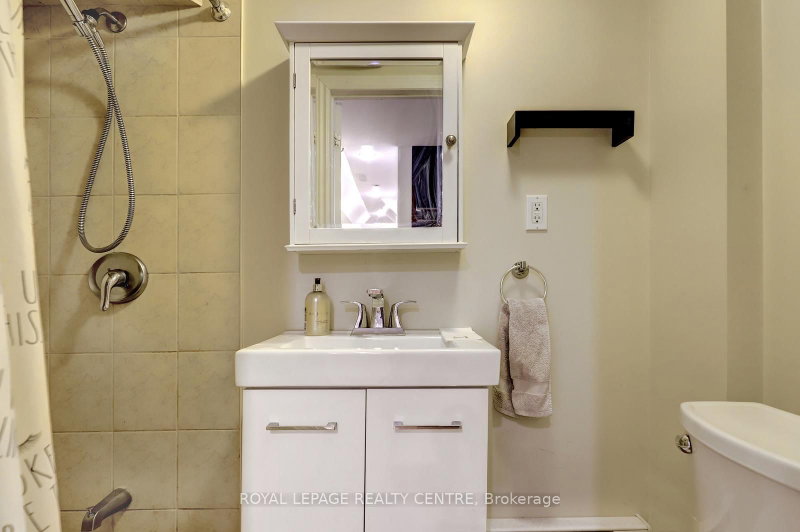 3025 Cedarglen Mississauga,ON L5C 2V7 — Photo 36