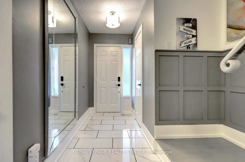 3025 Cedarglen Mississauga,ON L5C 2V7 — Photo 5