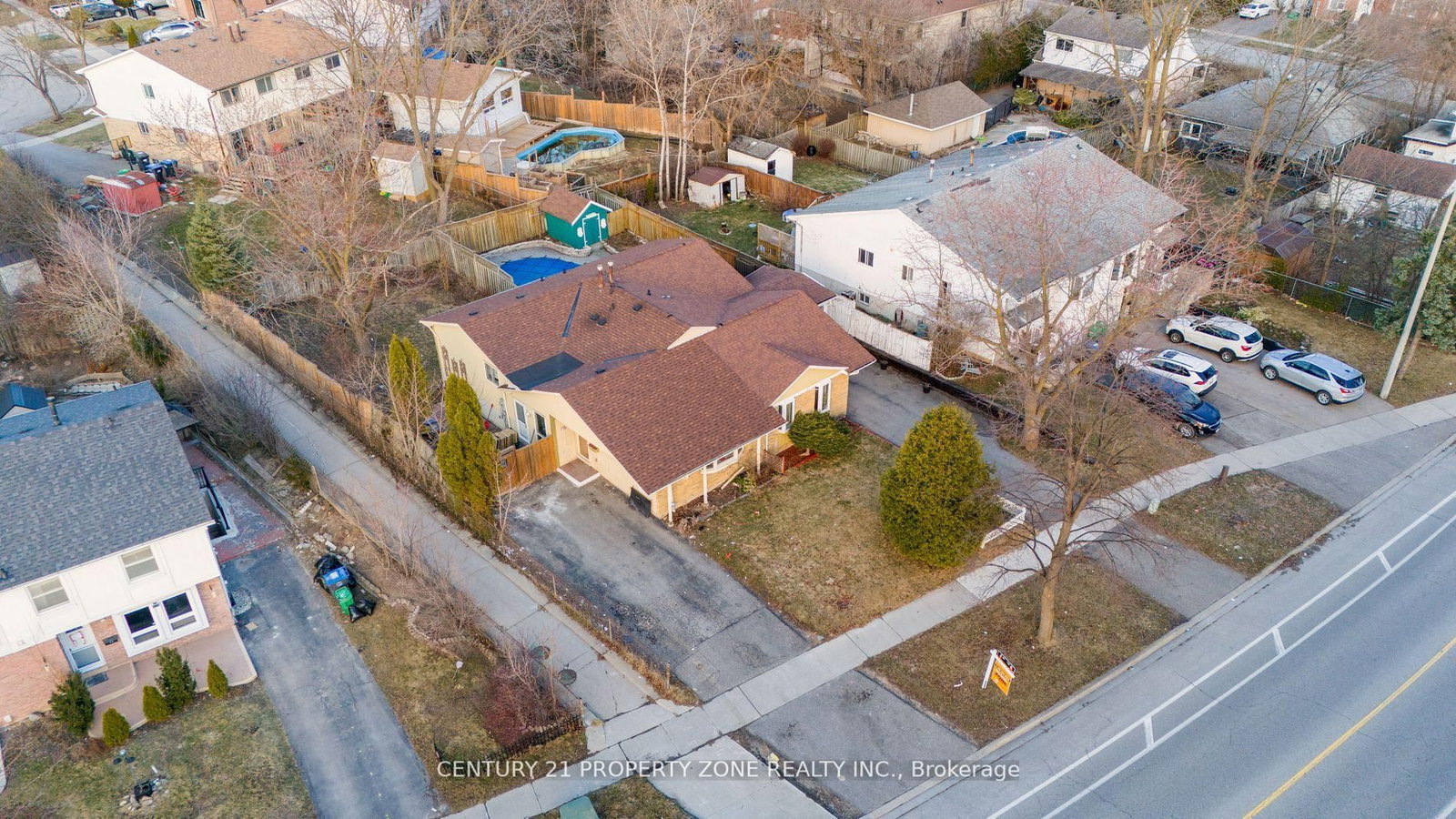96 Centre Street N • Brampton, ON photo 22