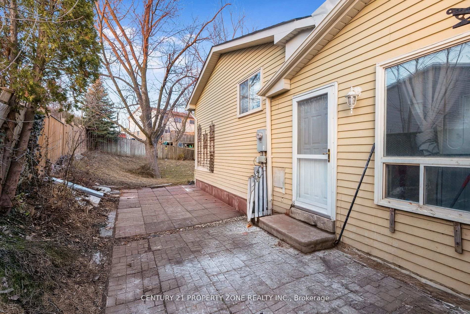 96 Centre Street N • Brampton, ON photo 28