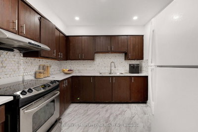 96 Centre Street N • Brampton, ON photo 9