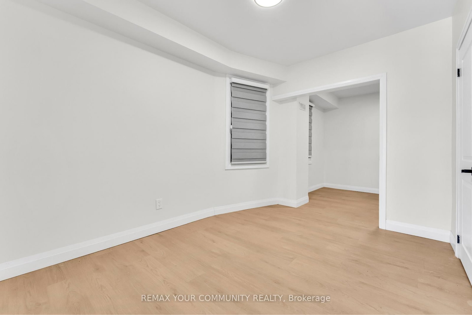 Upper Level - 1822 St Clair Avenue W, Toronto 5