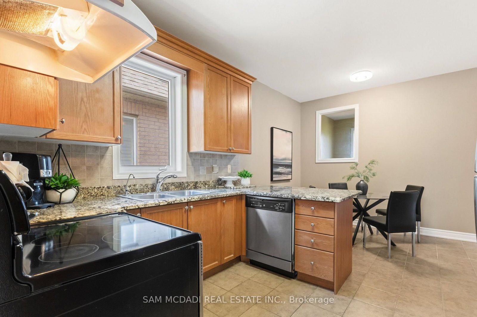 15 Eaglesprings Crescent • Brampton, ON photo 12
