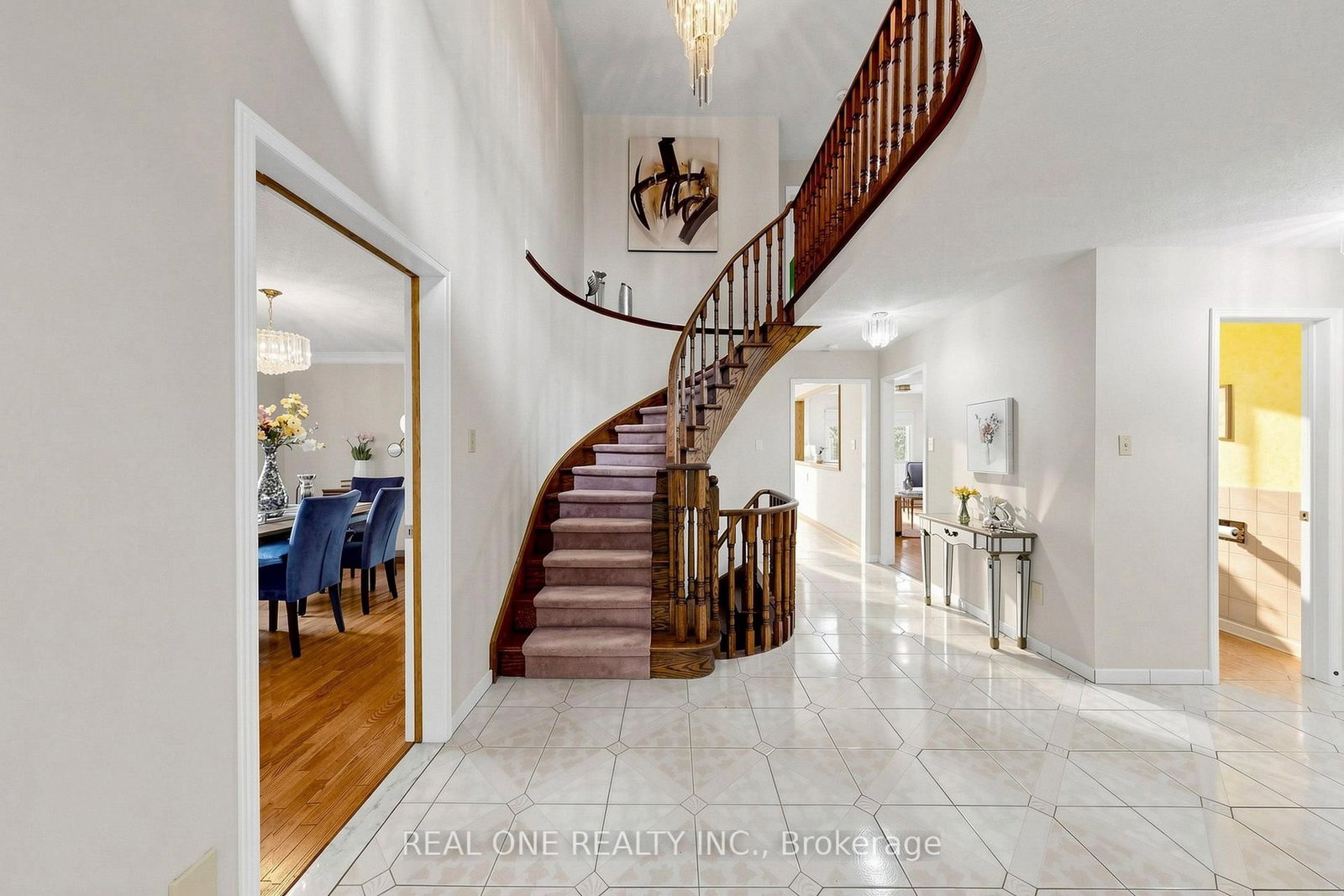 1960 Pimlico Court • Mississauga, ON photo 2