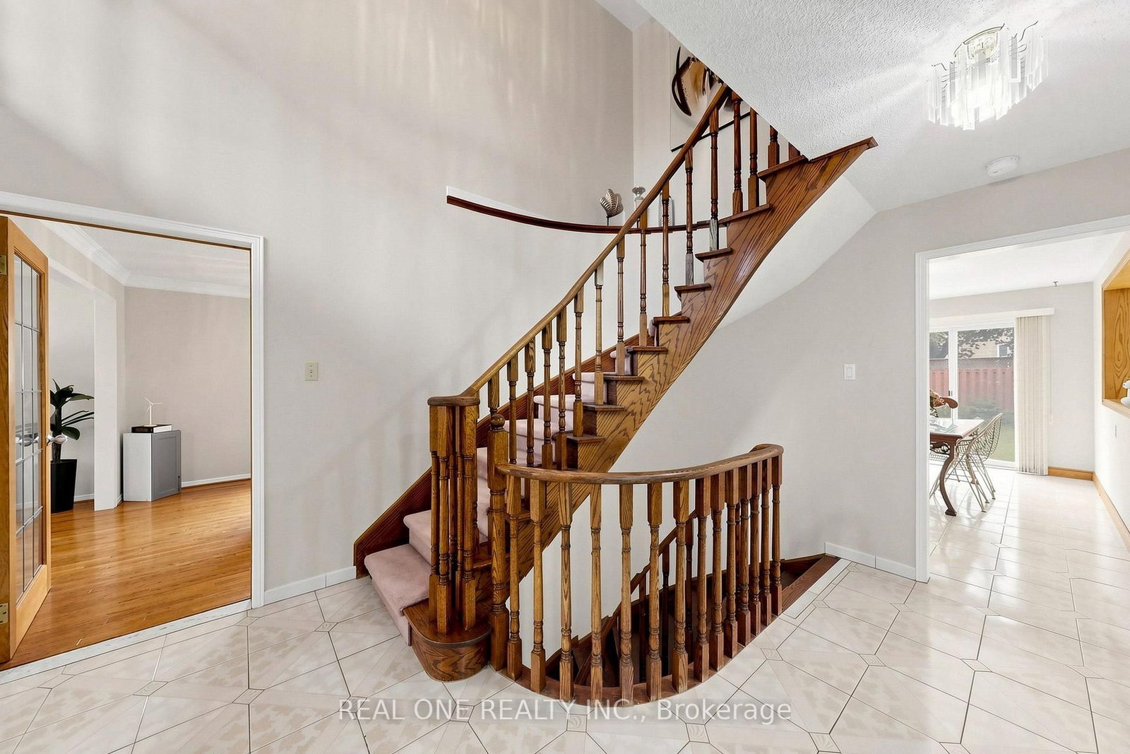 1960 Pimlico Court • Mississauga, ON photo 3