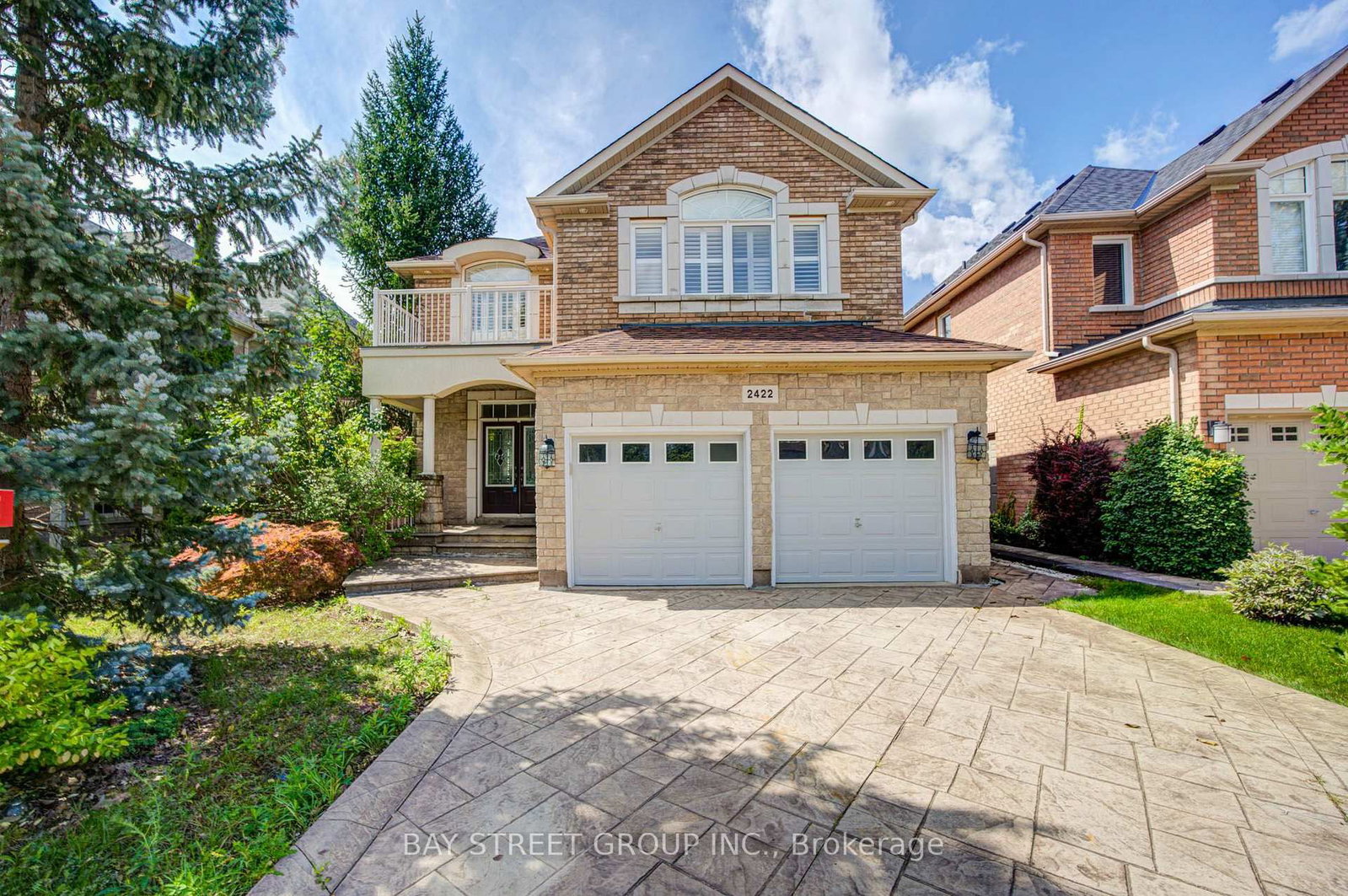 2422 Hertfordshire Way • Oakville, ON photo 1