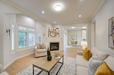 2422 Hertfordshire Oakville,ON L6H 7M5 — Photo 11