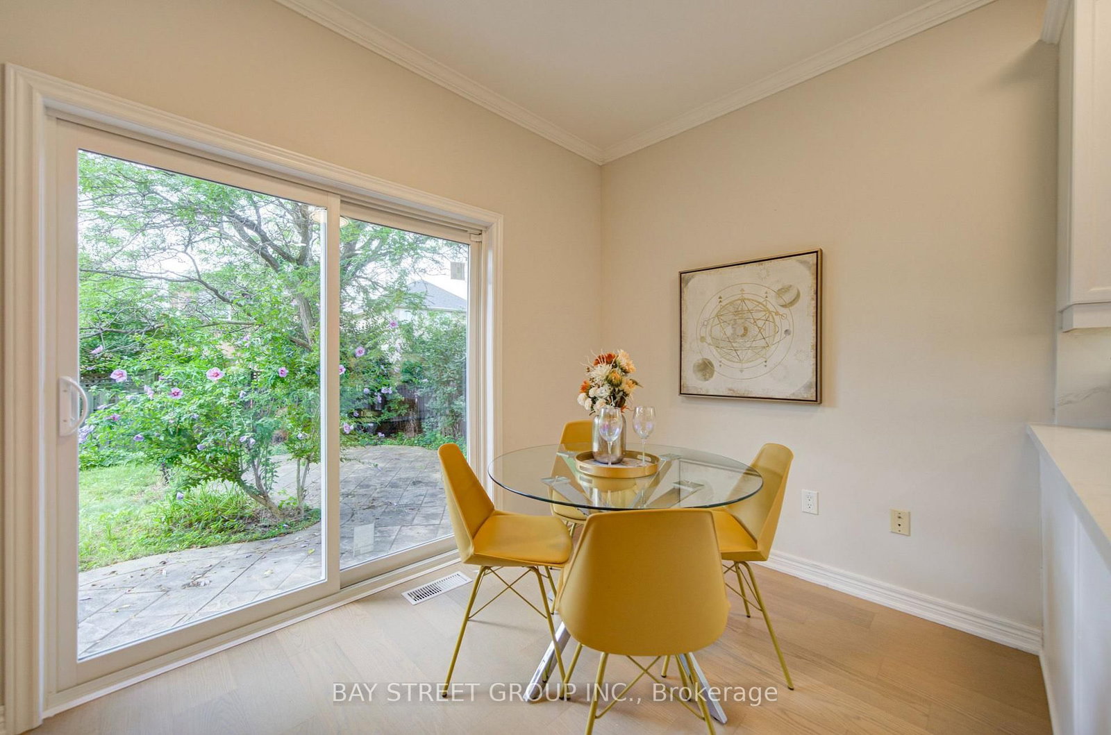 2422 Hertfordshire Way • Oakville, ON photo 13