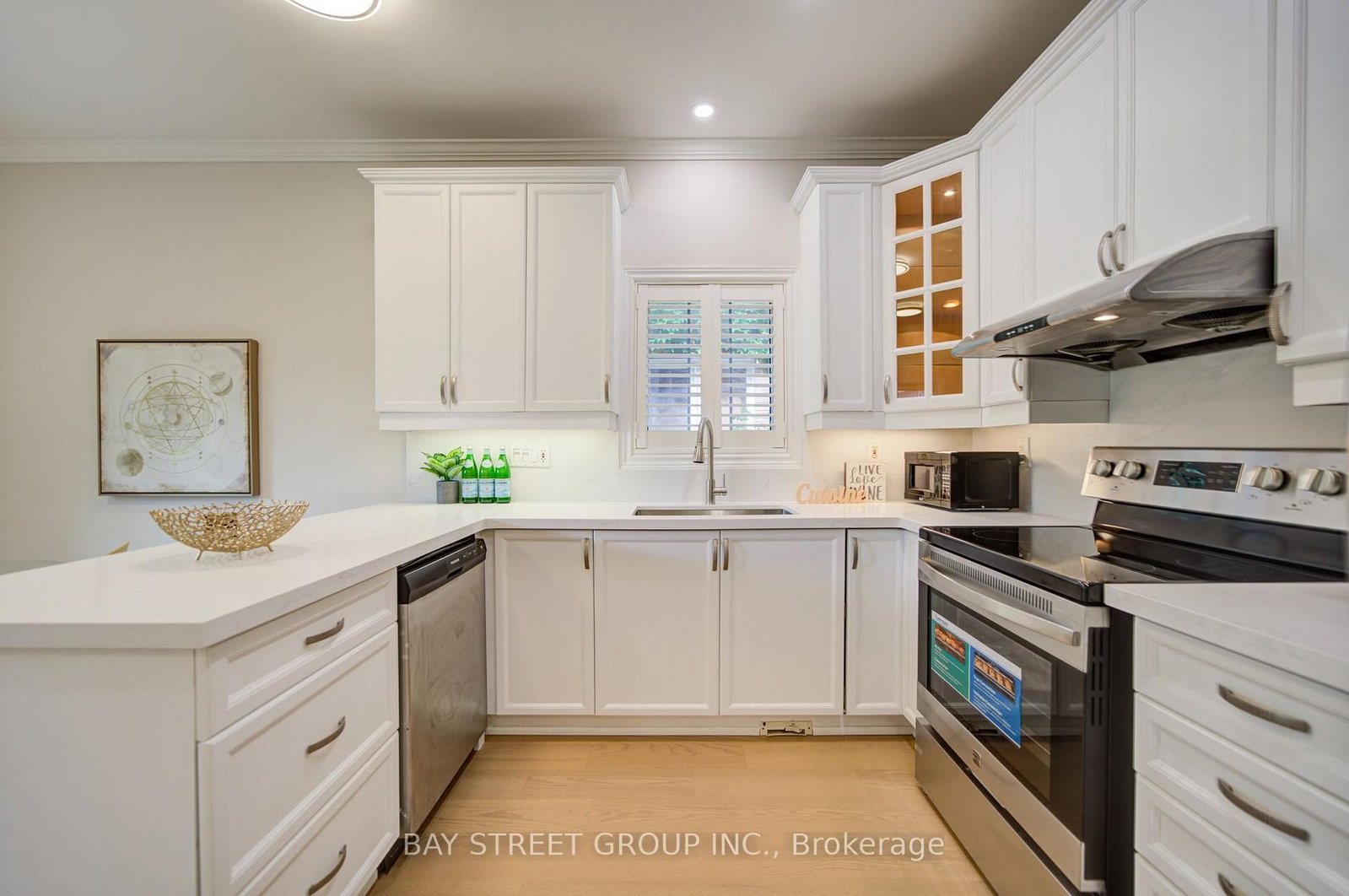 2422 Hertfordshire Way • Oakville, ON photo 15