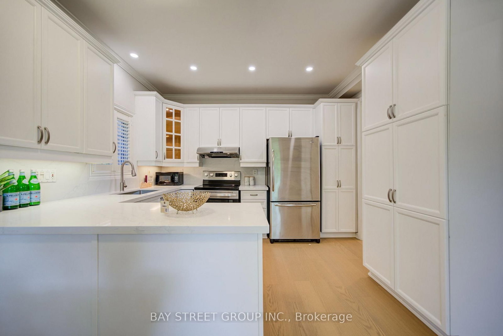 2422 Hertfordshire Way • Oakville, ON photo 18