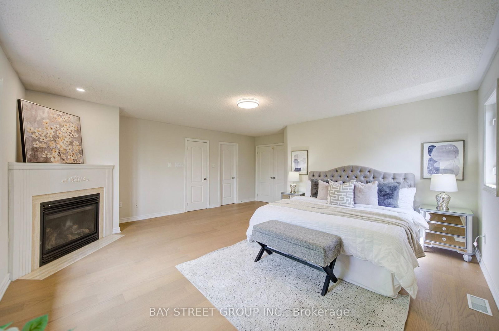 2422 Hertfordshire Way • Oakville, ON photo 27