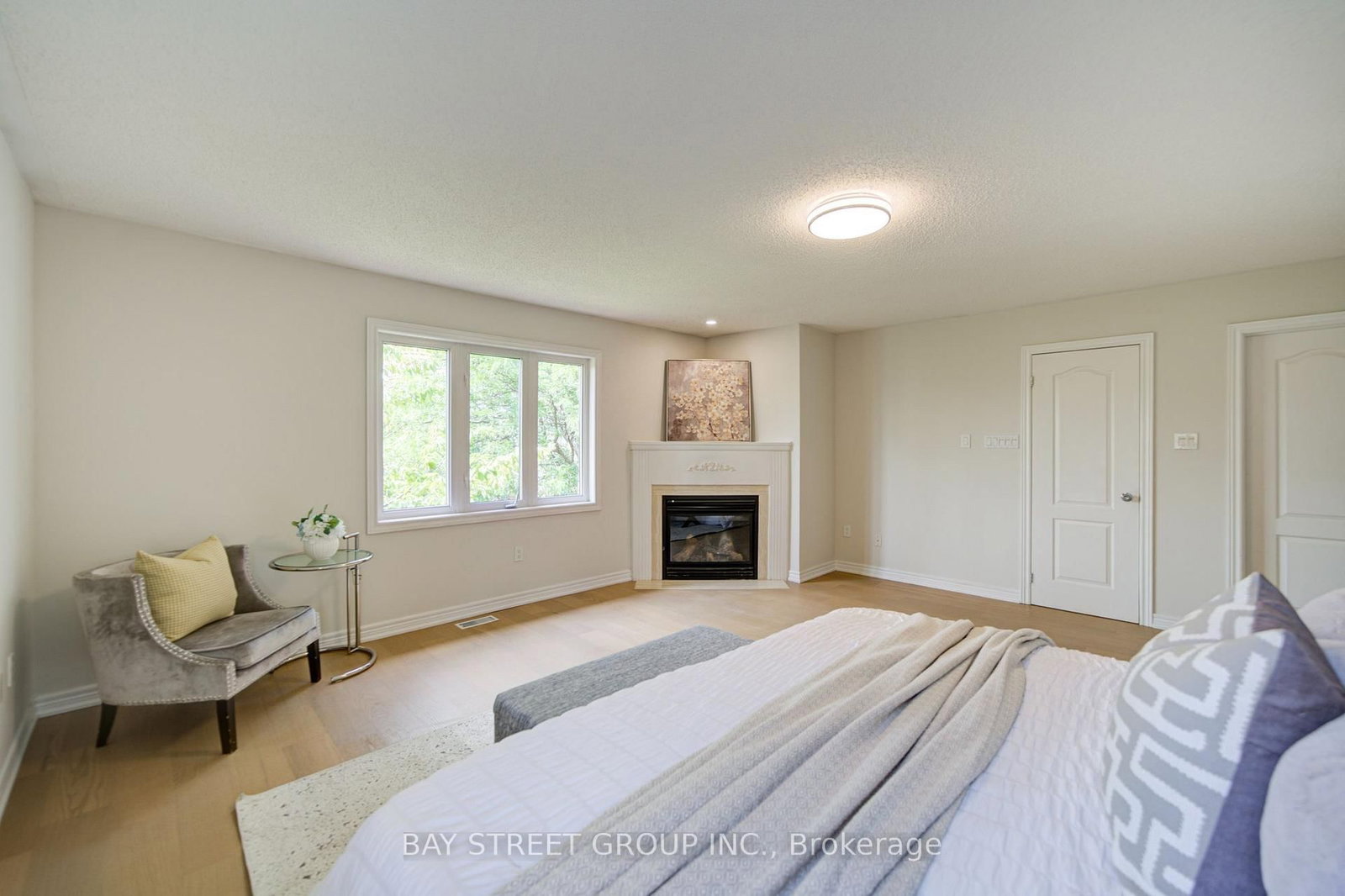 2422 Hertfordshire Way • Oakville, ON photo 28
