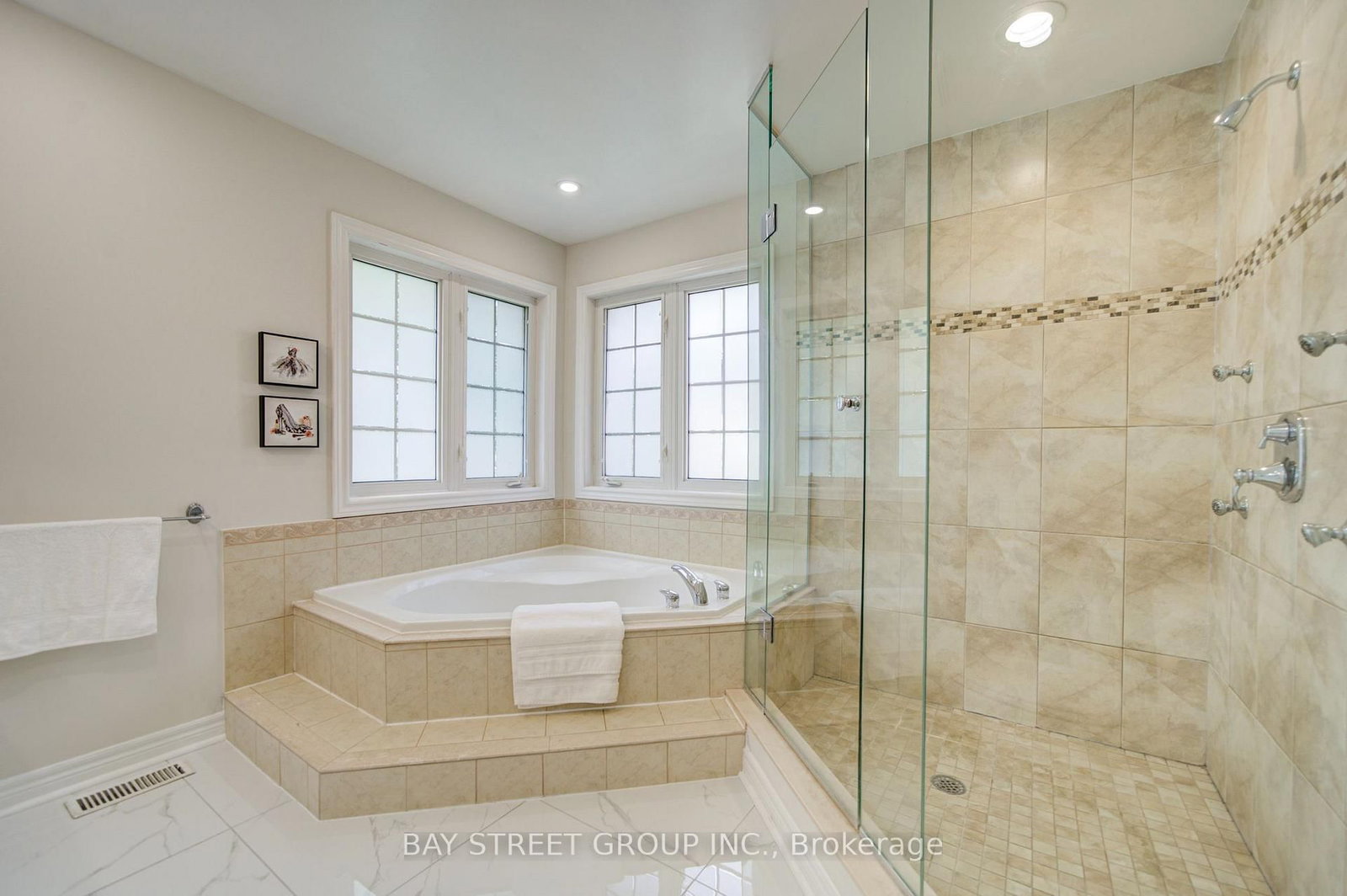 2422 Hertfordshire Way • Oakville, ON photo 31