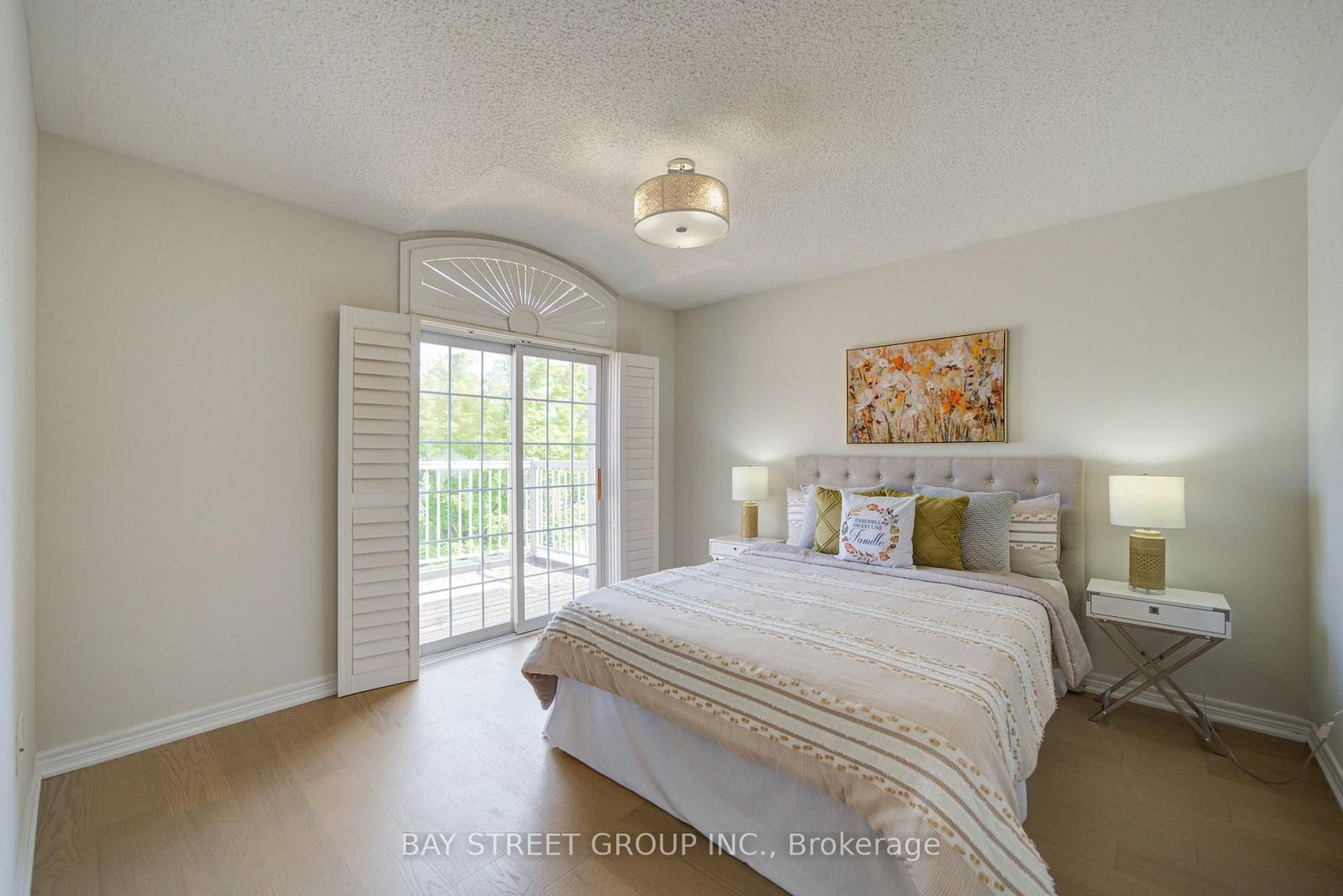 2422 Hertfordshire Way • Oakville, ON photo 32