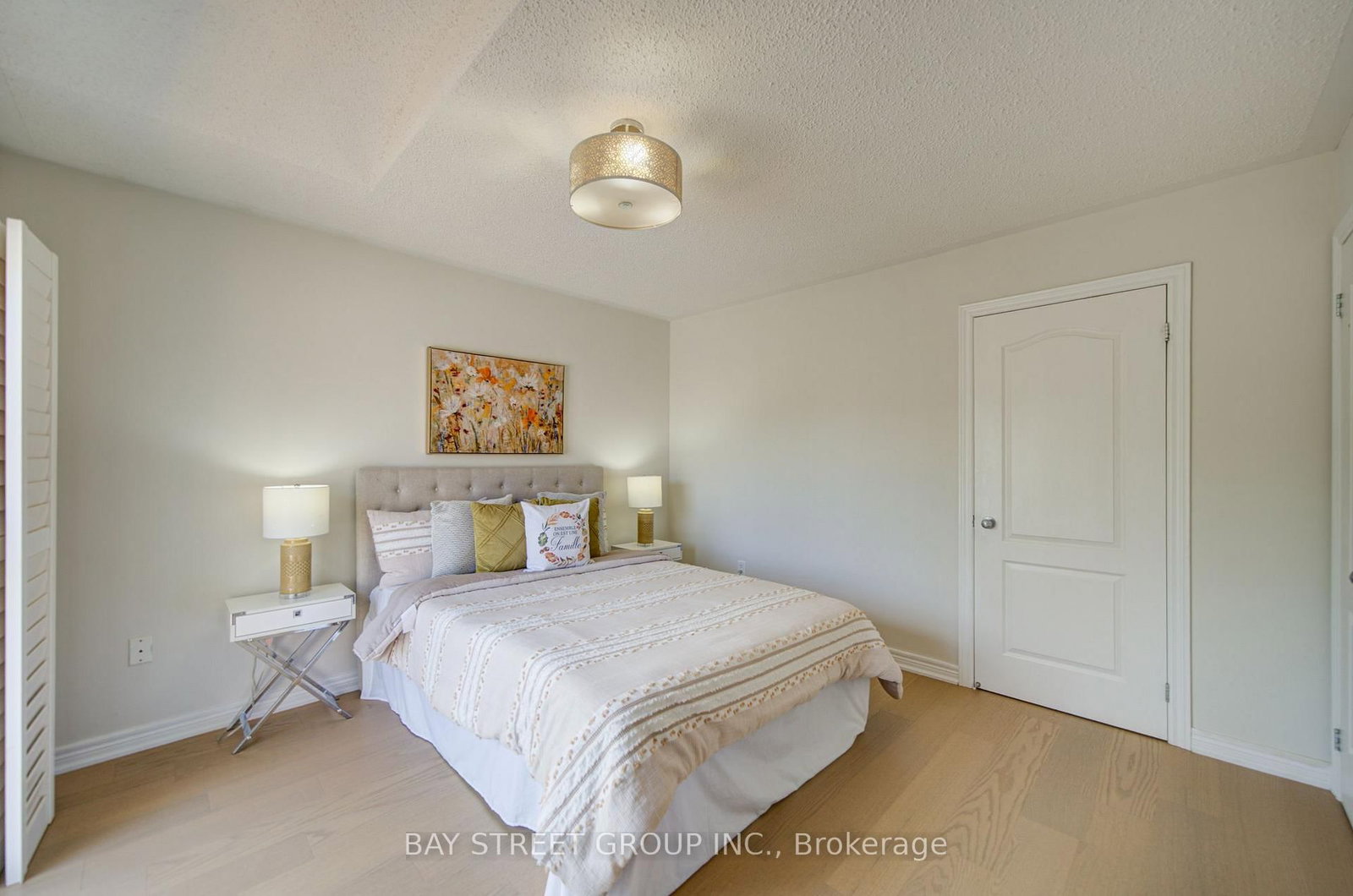 2422 Hertfordshire Way • Oakville, ON photo 33