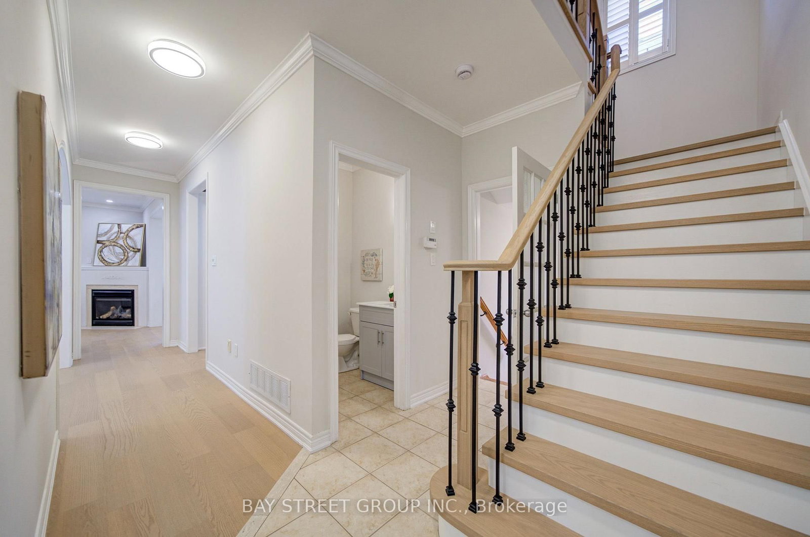 2422 Hertfordshire Way • Oakville, ON photo 8