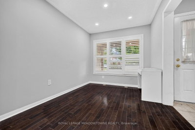 928 Raftis Crescent • Milton, ON photo 7