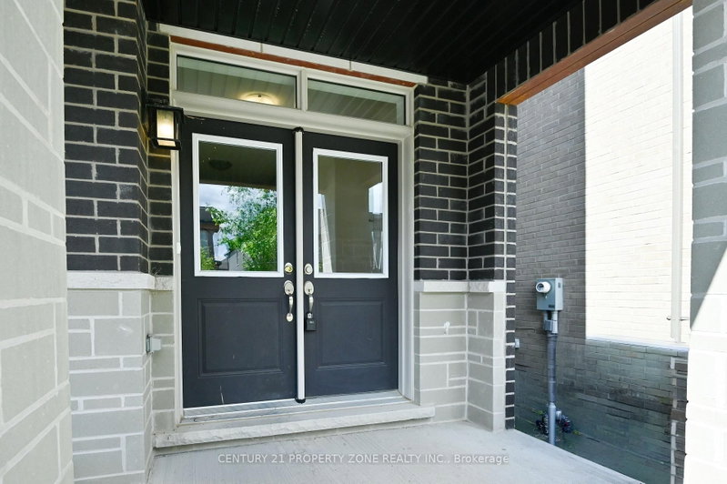 42 Donald Ficht Cres photo 5