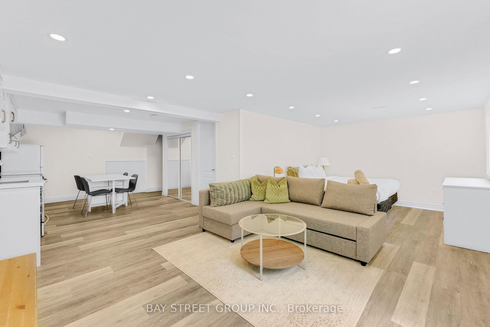 2283 Devon Road • Oakville, ON photo 31