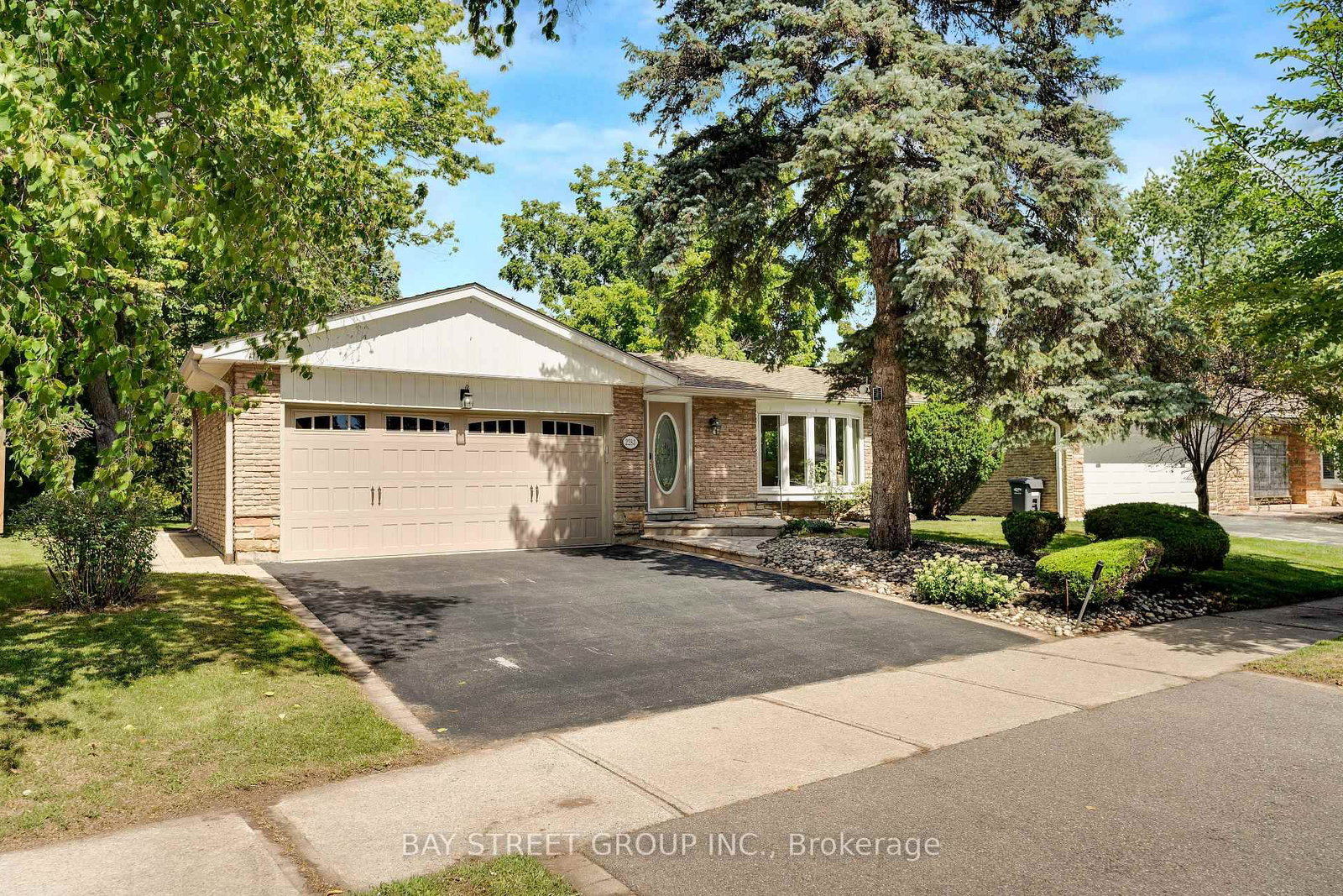 2283 Devon Road • Oakville, ON photo 5