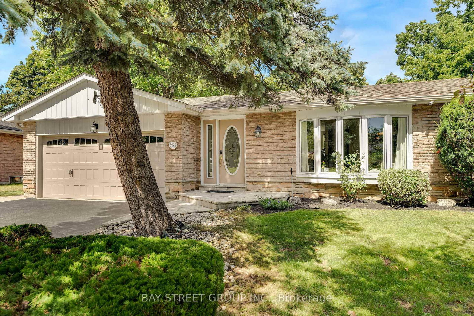 2283 Devon Road • Oakville, ON photo 6